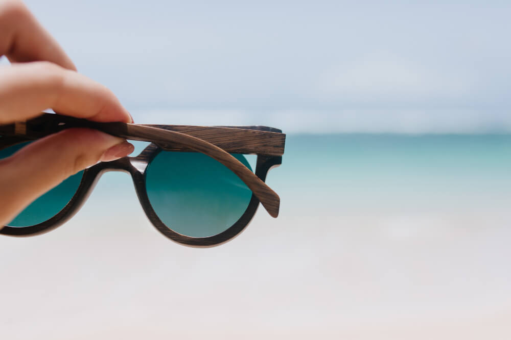 Os perigos dos óculos de sol falsificados: garanta a saúde dos seus olhos com produtos originais